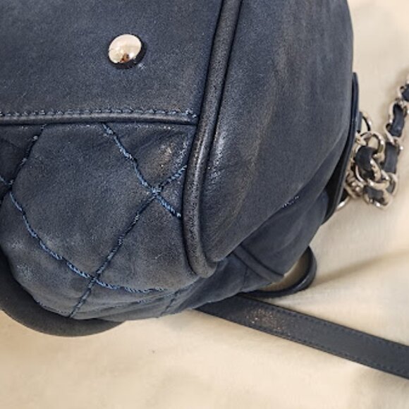 Chanel 2012 Iridescent Relax CC Bowling Bag/Baby duffle. Beautiful - Picture 12 of 16